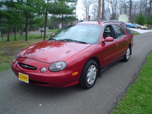 1998 Ford Taurus SE